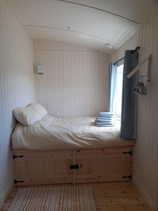 Dinky'S Den Apartment Coverack Exterior photo